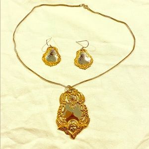 >> 👁-Catching Silver Necklace & Earrings <<